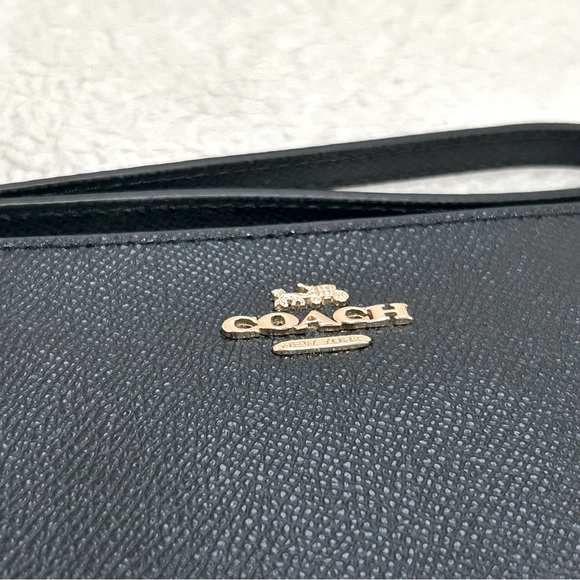 NWT Coach Retextured Leather Large Wristlet - Picture 2 of 6